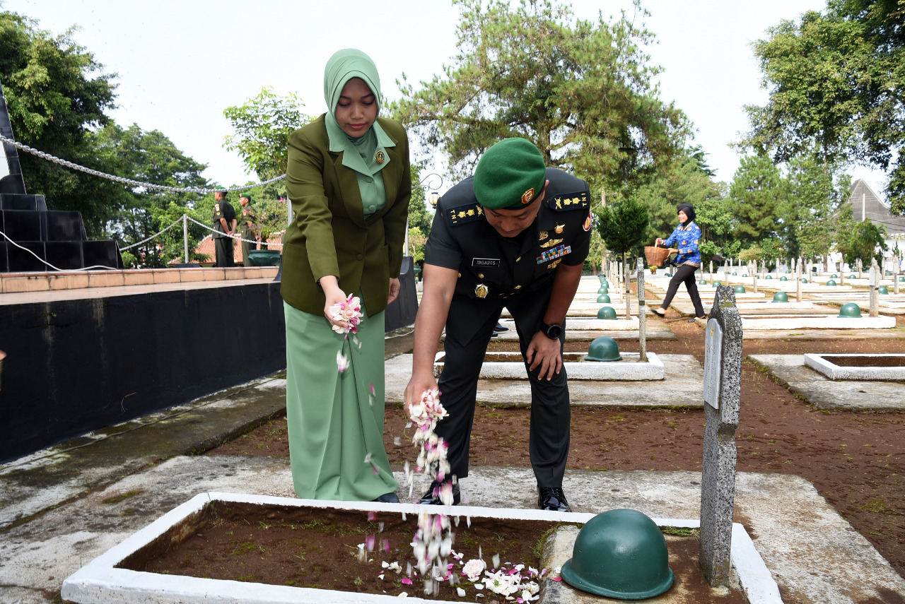 Hari Juang TNI AD Ke-77 Tahun 2022, Korem 073/Makutarama Adakan Ziarah Rombongan
